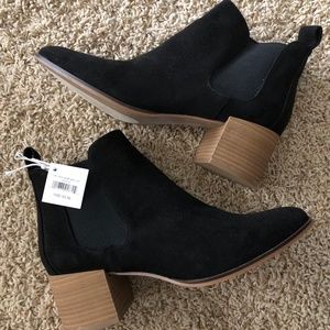 Black booties size 8.5 new with tags